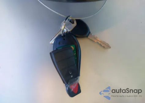 2012 Ram 1500 Sport из США, поврежденный, VIN 1C6RD7MT8CS180949